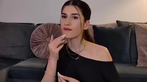 Snapshot of mia_carter99 chatting on March 15, 7:53 pm Freya Allen online show from March 15, 7:53 pm