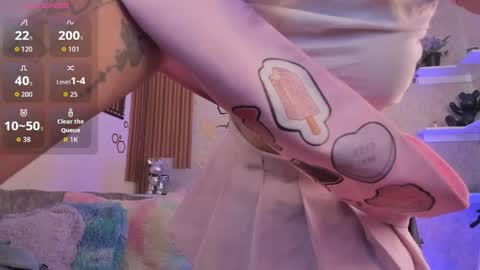 Mia online show from April 3, 9:35 pm