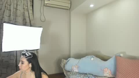 Ami online show from February 6, 7:29 pm