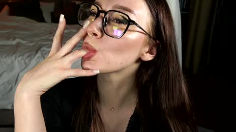 Mia and friends online show from January 9, 2:07 pm