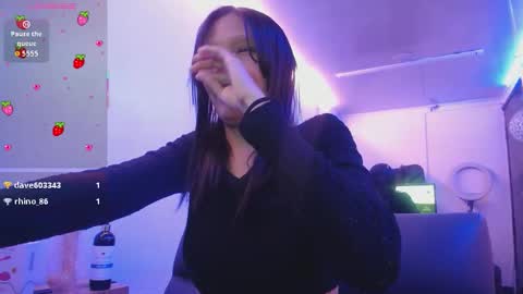 Snapshot of mia_collens_ chatting on March 6, 2:52 am MIA online show from March 6, 2:52 am