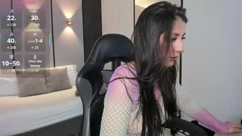 M I A  online show from March 25, 2:28 am