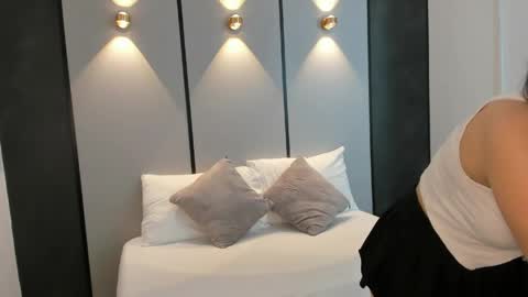 Snapshot of mia_collins96 chatting on April 25, 2:14 am M I A online show from April 25, 2:14 am