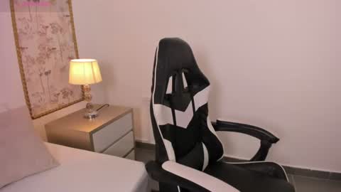 Snapshot of mia_collins96 chatting on June 11, 2:53 am M I A online show from June 11, 2:53 am