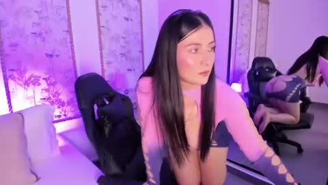 Snapshot of mia_collins96 chatting on July 7, 2:25 am M I A online show from July 7, 2:25 am