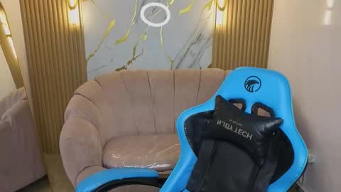 mia_collins_b online show from November 29, 1:58 pm