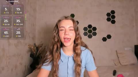 Mia  next stream Thursday 1400 UTC1 Friday 1400 UTC1 online show from October 2, 4:03 pm