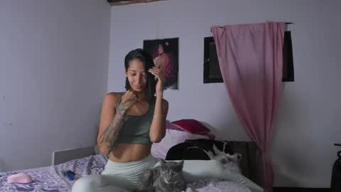 Mia Sandoval online show from April 24, 12:40 pm