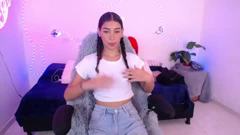 Snapshot of mia_cute_girl chatting on June 8, 12:16 pm mia_cute_girl online show from June 8, 12:16 pm