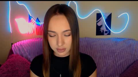 mia_cutie77 online show from September 19, 9:32 am