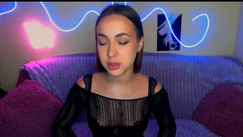 mia_cutie77 online show from October 7, 9:06 am