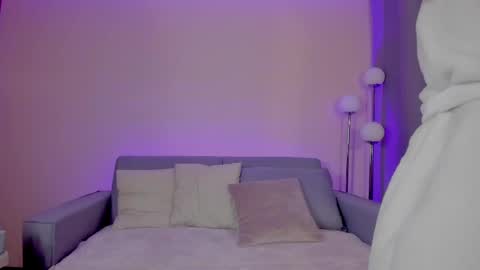 Sarah Luna online show from April 17, 11:24 am