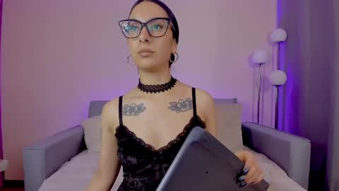 Sarah Luna online show from April 19, 12:37 pm