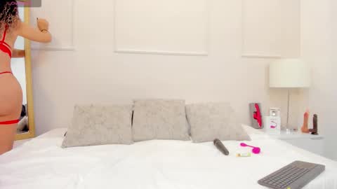 Snapshot of mia_dolcee chatting on October 22, 11:54 am mia_dolcee online show from October 22, 11:54 am