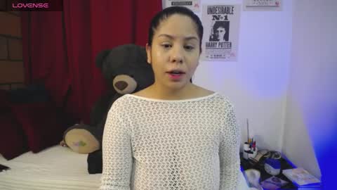 Mia online show from April 7, 12:05 pm