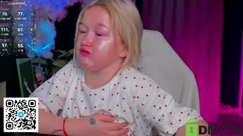 Mia online show from March 13, 3:02 am