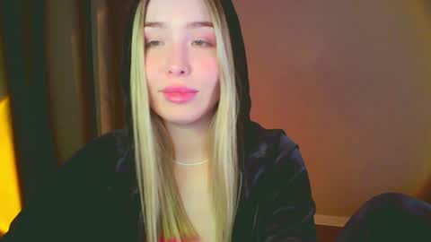 Mia online show from January 11, 1:11 pm