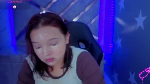 Mia online show from June 7, 1:04 pm
