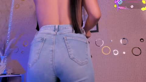 Mia online show from April 9, 2:22 pm