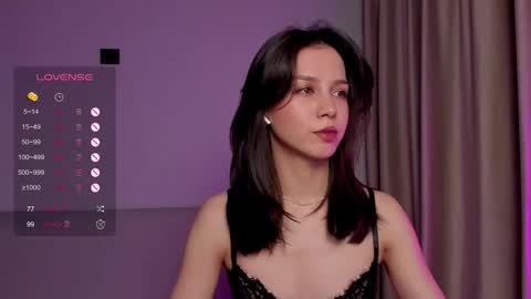 Mia online show from September 25, 5:16 pm