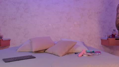 Snapshot of mia_hill1_ chatting on June 28, 8:04 pm mia_hill1_ online show from June 28, 8:04 pm