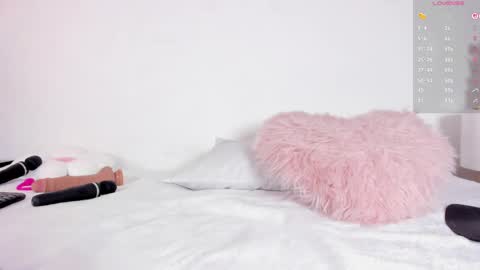  I am Mia  online show from April 13, 2:44 pm