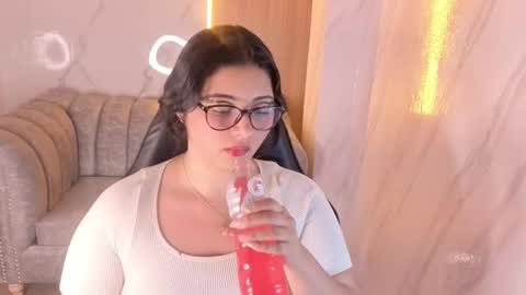 Snapshot of mia_hot_tf chatting on October 23, 2:05 pm Mia online show from October 23, 2:05 pm