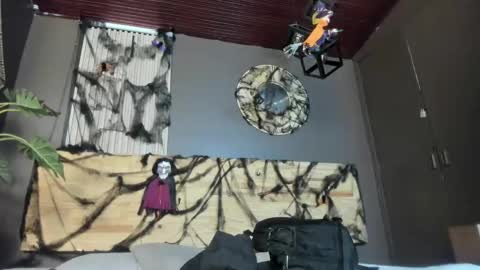 Val  online show from November 1, 11:45 am