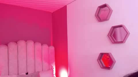 Val  online show from February 19, 8:27 pm