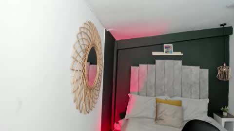 Val  online show from March 11, 7:31 pm