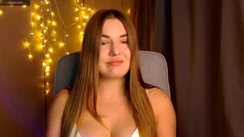 mia_lemm online show from September 17, 10:39 am