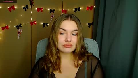 mia_lemm online show from December 2, 8:08 am