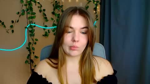 mia_lemm online show from March 3, 7:47 am