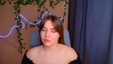 mia_lemm online show from April 15, 6:53 am