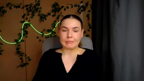 mia_lemm online show from April 23, 7:20 am