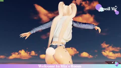 Mia online show from April 22, 5:58 pm