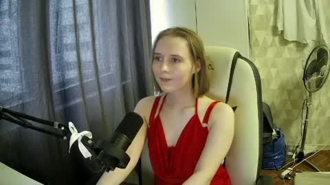 Mia online show from May 28, 2:58 pm