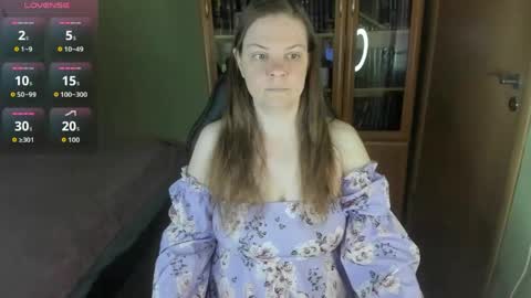 Snapshot of mia_lores chatting on May 27, 9:06 am mia_lores online show from May 27, 9:06 am