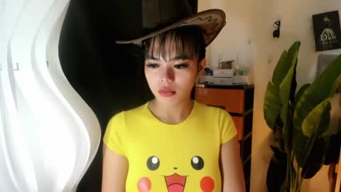 Snapshot of mia_lover9 chatting on July 23, 7:39 am M I A online show from July 23, 7:39 am