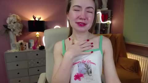 Mia online show from December 28, 7:44 am