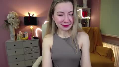 Mia online show from December 31, 7:42 am