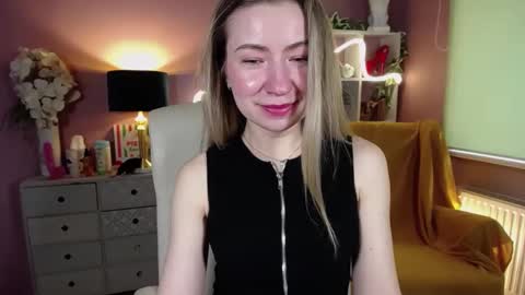 Mia online show from February 9, 11:14 am