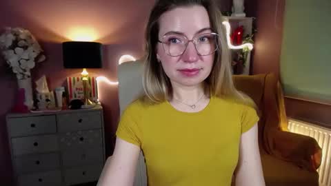 Mia online show from February 13, 1:48 pm