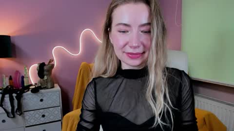 Mia online show from September 17, 6:48 am