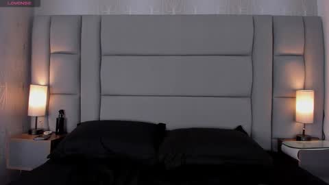    online show from November 25, 7:36 pm