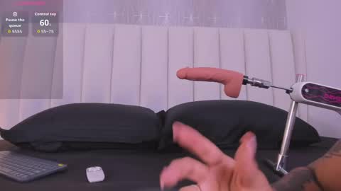    online show from April 22, 7:26 pm