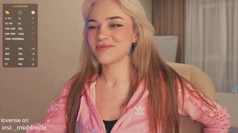 mia_milagros online show from January 2, 11:16 pm