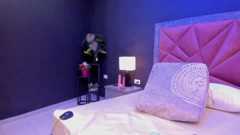 MIA  online show from April 22, 7:04 pm