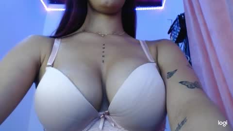 Snapshot of mia_millers2311 chatting on February 6, 10:32 pm mia independent model online show from February 6, 10:32 pm