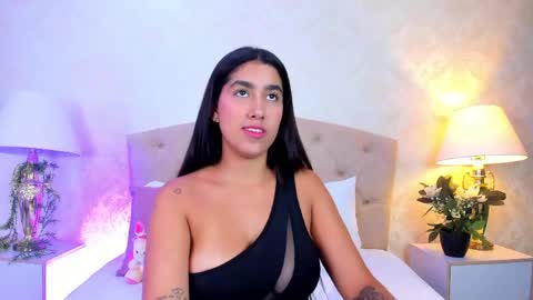 Snapshot of mia_montess chatting on May 6, 1:38 pm mia montess online show from May 6, 1:38 pm